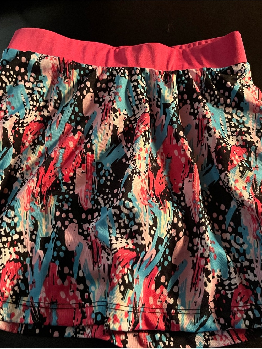 Reebok Girls Black Multicolor Abstract Skort with Pink Waistband